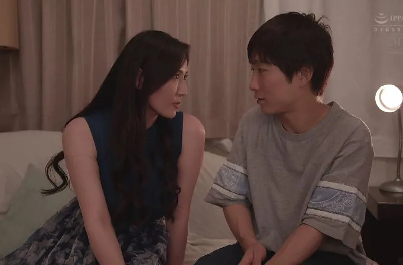 Chồng yêu lạnh nhạt, bà xã uống rượu rồi lén lút với cậu sinh viên trẻ