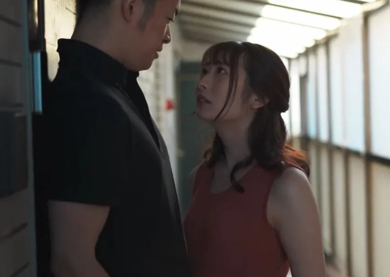 Bà xã mang thai, tôi bị hấp dẫn bởi cô vợ nhà cạnh bên thường ở nhà một mình